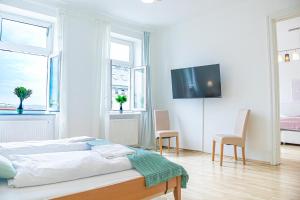 Affordable 2BR Shared Apt Central Location in Vienna