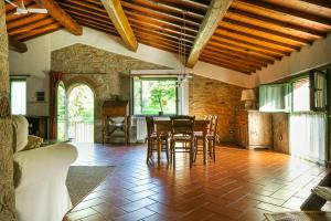 Historic Apartment In Tuscan Village