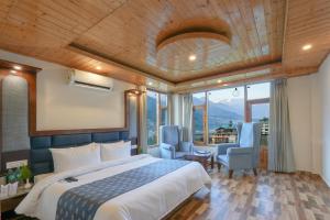Snow Citys Montana Blues Resort Manali - Heated & Air-Cooled Stay
