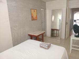 Quarto com cozinha e banheiro privado 130m da praia 5