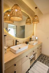 Family Retreat Villa Heated Beach Club Access