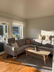 Panoramic mountain views - Prime location!