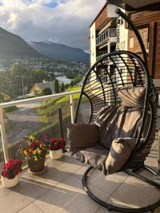 Panoramic mountain views - Prime location!