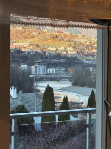 Panoramic mountain views - Prime location!