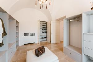 HelloAPULIA Masseria Carretta - Infinity Pool & Sea View Escape, 2 min from Savelletri and the coastline