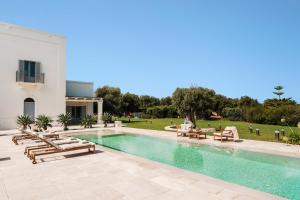 HelloAPULIA Masseria Carretta - Infinity Pool & Sea View Escape, 2 min from Savelletri and the coastline