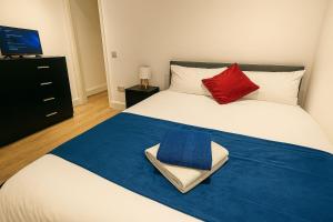 Tuebrook House 7 Bed with En-suite Sleeps 13