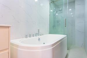 Chalong V pool villa