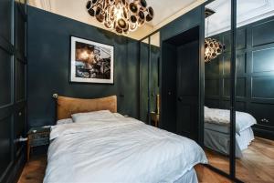 Modern Notting Hill Retreat by the Station