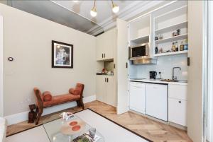 Modern Notting Hill Retreat by the Station