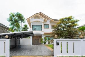 Chalong V pool villa