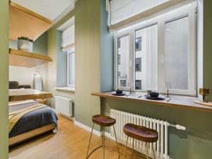 Premium Forest Themed Studio, 5 min to Old Town