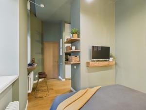 Premium Forest Themed Studio, 5 min to Old Town