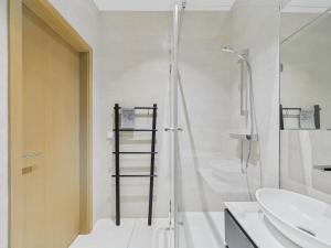 Premium Forest Themed Studio, 5 min to Old Town