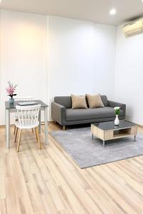 Elegant Stay with 360 degree Panoramic Rooftop Pool