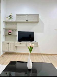 Elegant Stay with 360 degree Panoramic Rooftop Pool