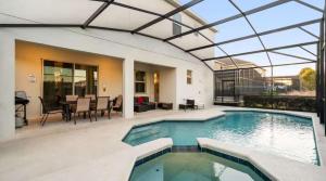 Upstay Bella Vida Retreat w Pool Cinema and Games