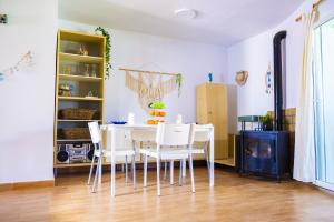 Cómodo 2Hab 1 min de la playa Piscina WIFI