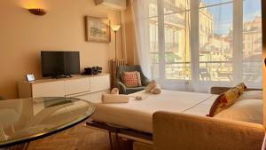 ApartHotel Riviera - Hyper Centre Ville - Studio Supérieur AC avec balcon et aperçu mer - BALCON MASSENET 1