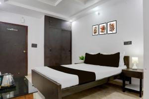 Hotel O by OYO Swarun and Banquet Hall Gulzarbagh Station Bus Stop