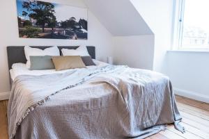 Cozy 2-bedroom apartment - 54