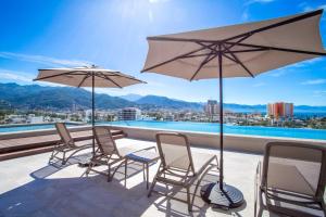 Rooftop Views + Gym + Parking | 2BR in Versalles