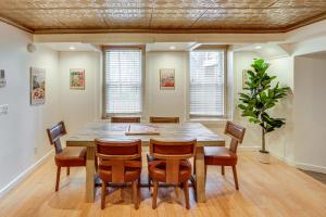 Walk to Athens Riverfront Park! Modern-Retro Apt