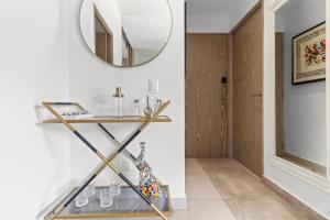 Cozy Retreat in Romantic Zone - Gym & BBQ