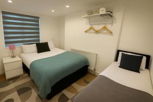 6 Bedrooms Entire House in Kings Cross