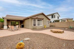 San Tan Valley Home Near Hospitals and Hiking!