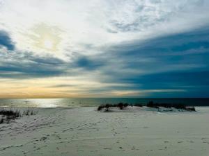 NEW Getaway by Gulfport Beach