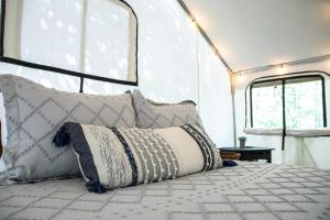 Blue Herons Nest - Glamping Tent in the Gorge with AC