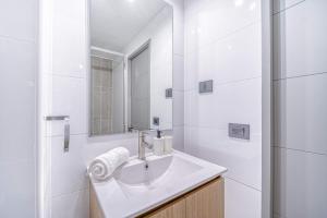 Nomad Stay Chic apartment Pool Wifi near La Moneda