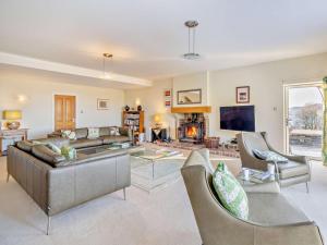 5 Bed in Windermere 93302