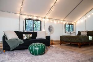 Vireos Nest- Glamping Tent in the Gorge with AC