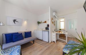 B48 - Olive Tree Street 2 Bed Apartement