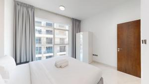 Locations l Peaceful 2 Bedroom l Community Views l Free Pool, Gym Access