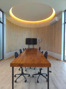 1BD Free Beach Club & Sea View Rooftop pools