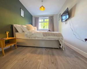 Copper Pine - Refurbished - Contractors & families