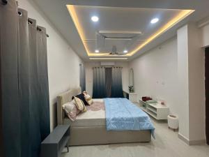 Luxury Airport Villa-Perfect for Family & Business