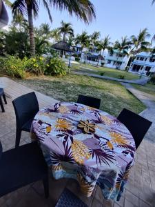 Peaceful & Scenic Villa on the Beach