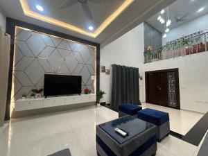 Luxury Airport Villa-Perfect for Family & Business