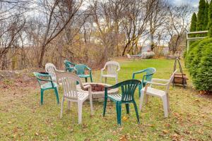 4 Mi to Mauch Chunk Lake: Spacious Apt w Bar!