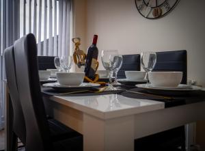 Sunderland Haven: Modern 4-Bedroom Family Retreat