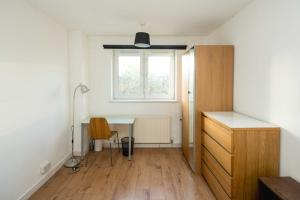 Bethnal Green Haven: Stylish 4-Bedroom Retreat