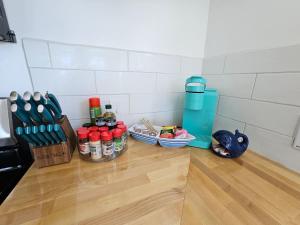 Tree-Top Lake-Front Cottage