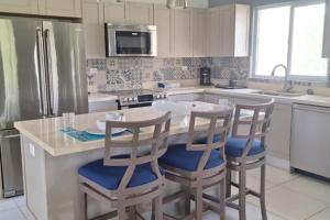 Luxury Beach View 2BR Apartment