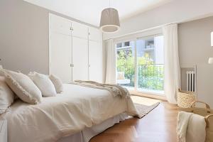 Confort y estilo en un espacioso departamento