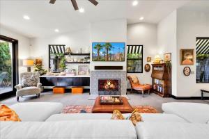 Crown Jewel of El Paseo with Private Pool & Spa