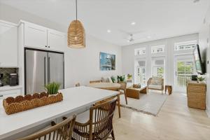 Pelicans Perch TC 6203